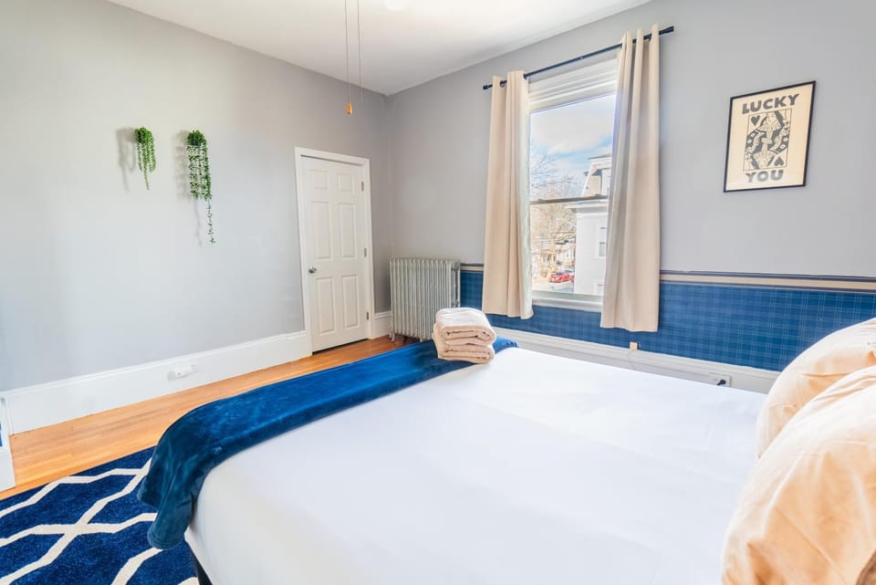 3BDR 2BA Downtown Salem with Parking Apartment in Marblehead