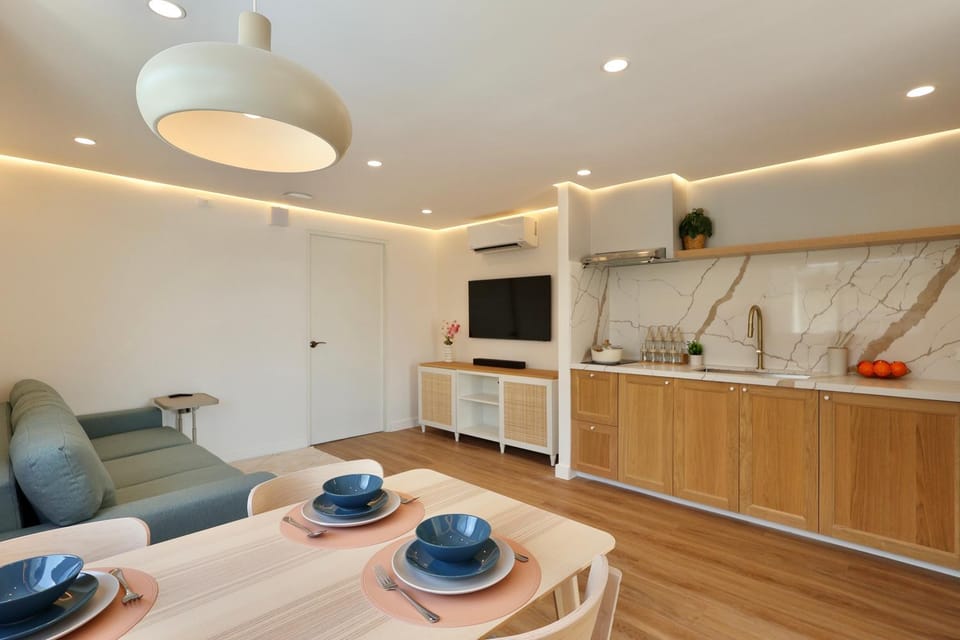 TV and multimedia, Living room, Dining area