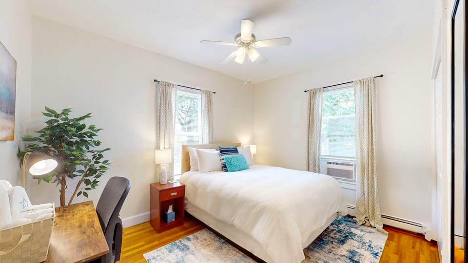 MitHarvard, Central Sq, 2 room studio w Porch Apartment in Cambridgeport