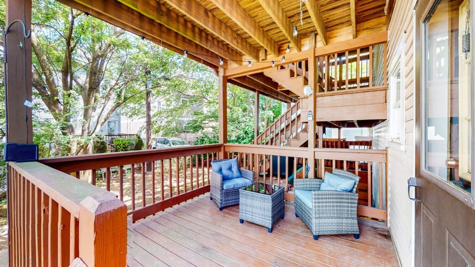 MitHarvard, Central Sq, 2 room studio w Porch Apartment in Cambridgeport