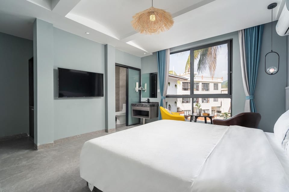 Bed, TV and multimedia, Photo of the whole room