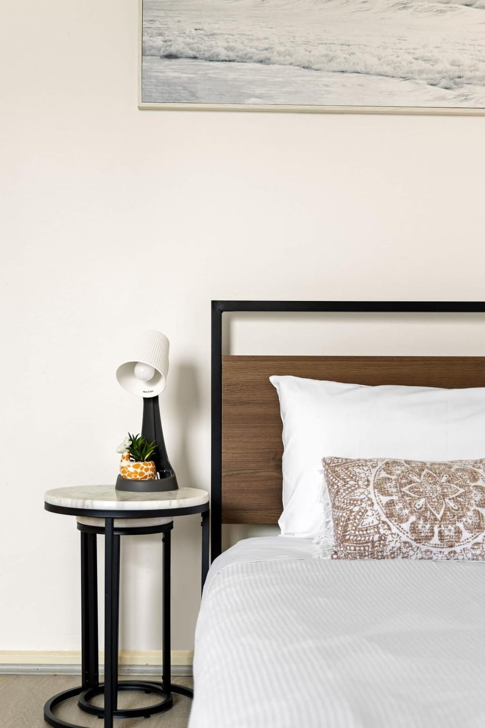 Serene Single Room in Canley Vale - Steps to Train & Local Dining - Shared Bathroom House in Sydney