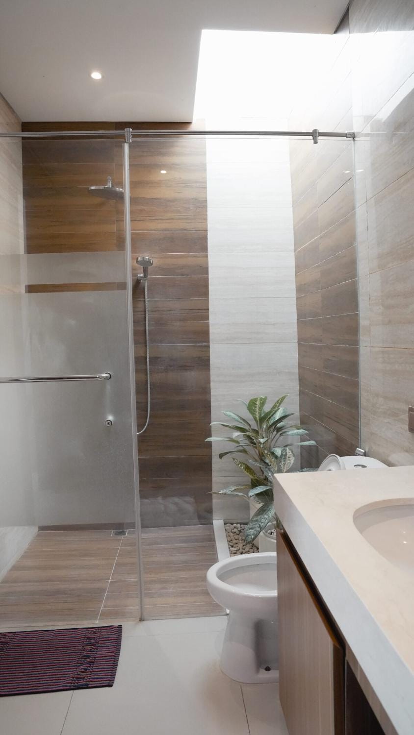 Shower, Toilet, Bathroom