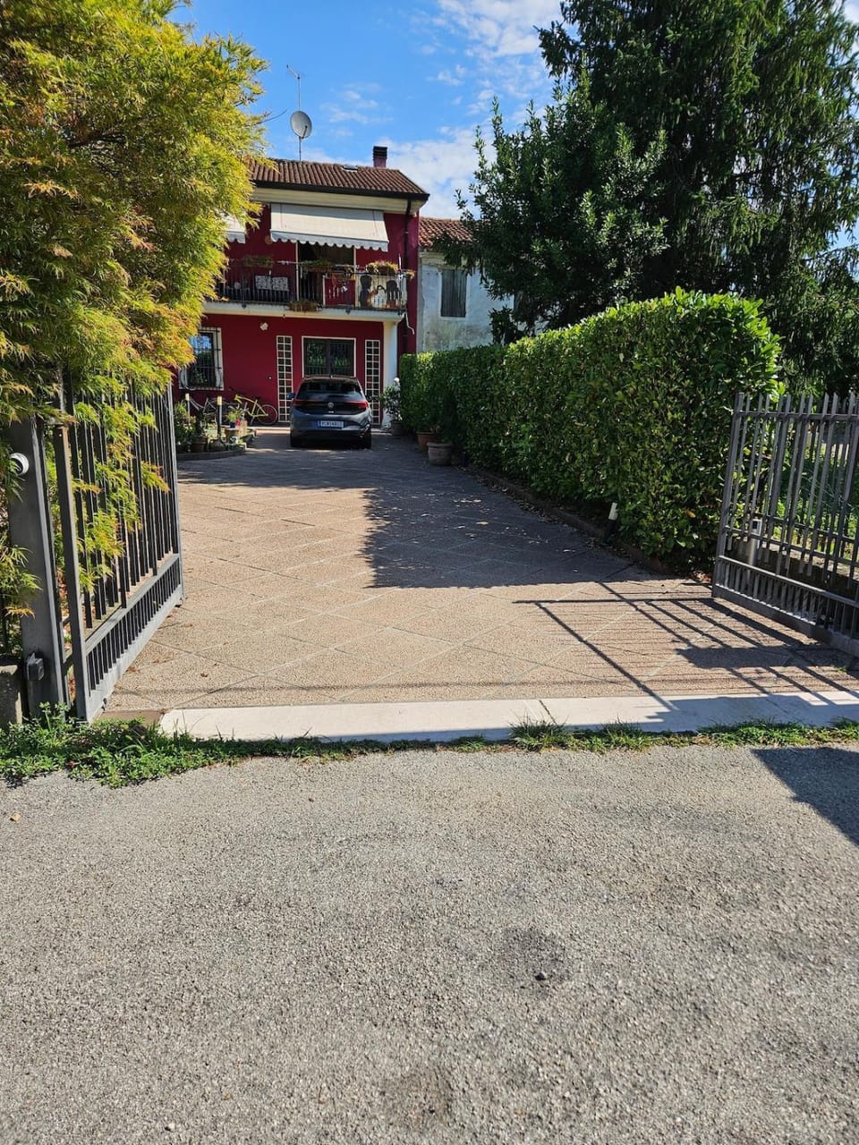 Property building, Street view, Parking