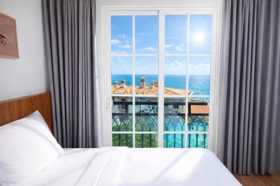Bed, Bedroom, Sea view