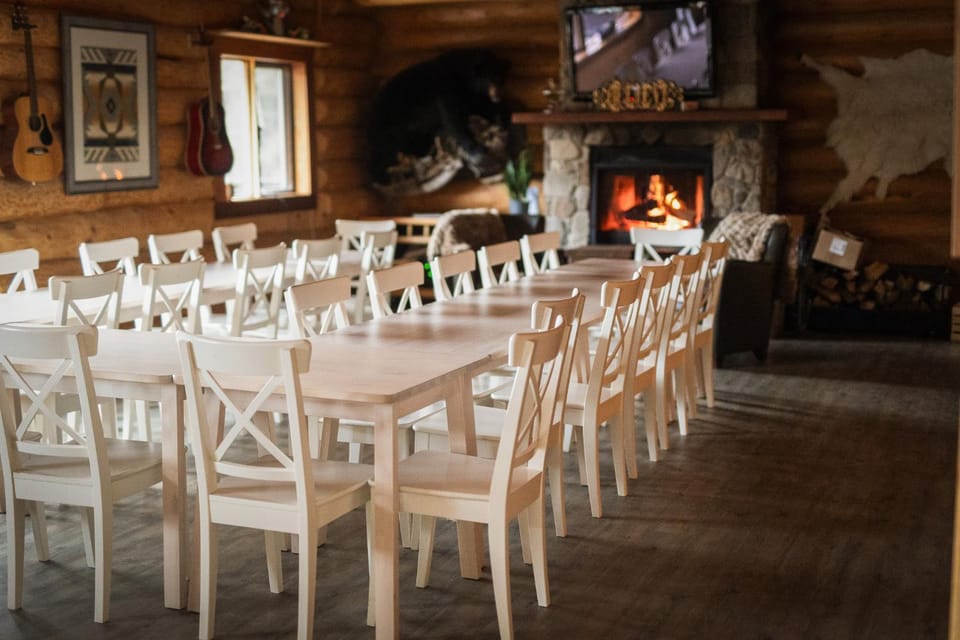 Off-Grid Mountain Lodge & 4 Cabins - Sauna, Hot Tub & Fishing Cabin in Yellowhead County