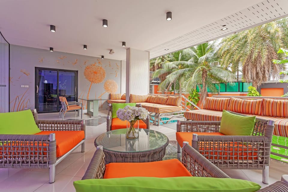 Patio, Day, Living room
