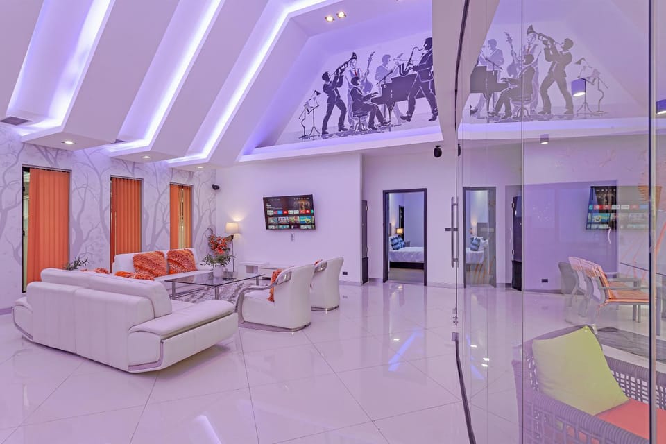 Living room, Seating area
