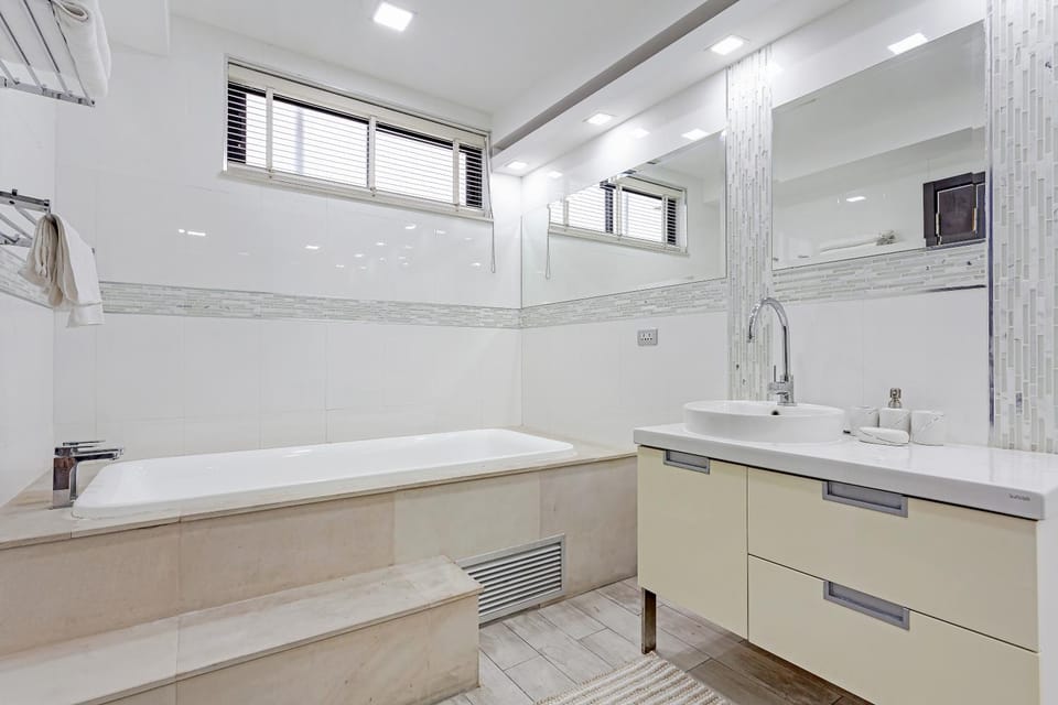 Bathroom, Bath