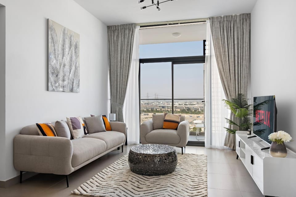 VayK - Large 1BR Near Hospital and Mall Apartment in Dubai