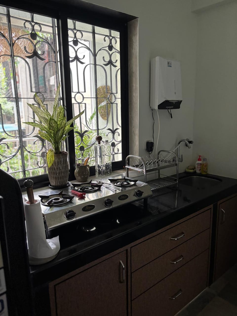 Serene stay in chuim village Apartment in Mumbai