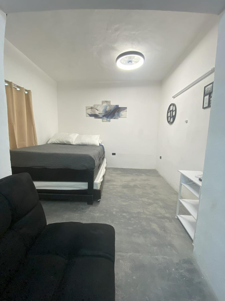 Bed, Living room, Photo of the whole room, Seating area, Bedroom