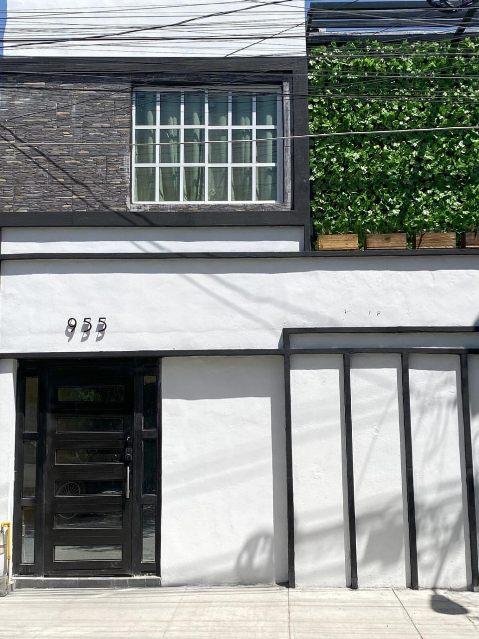 Property building, Facade/entrance, Day