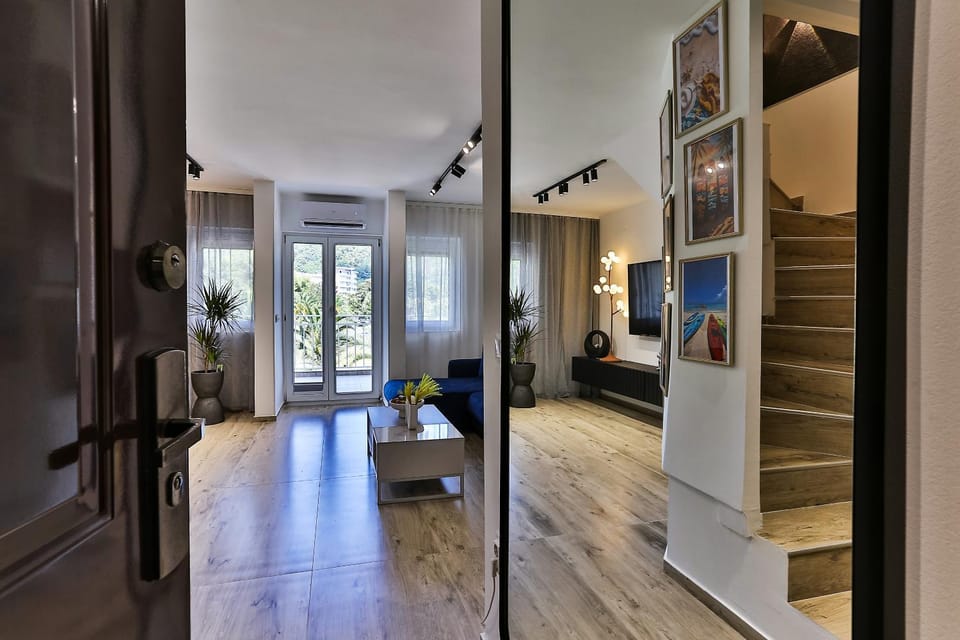 TV and multimedia, Living room, Photo of the whole room, Seating area