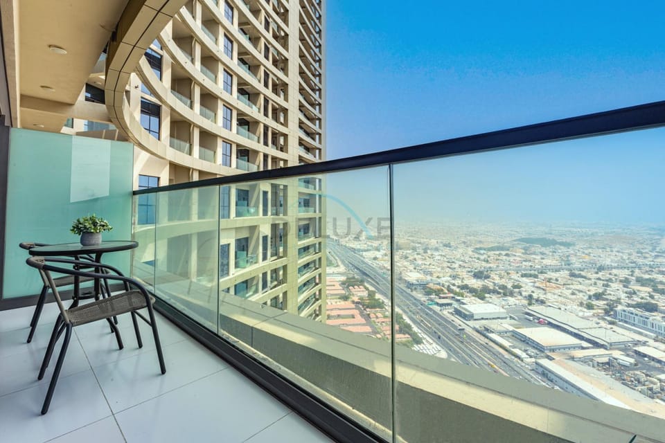 View (from property/room), Balcony/Terrace, Seating area, City view