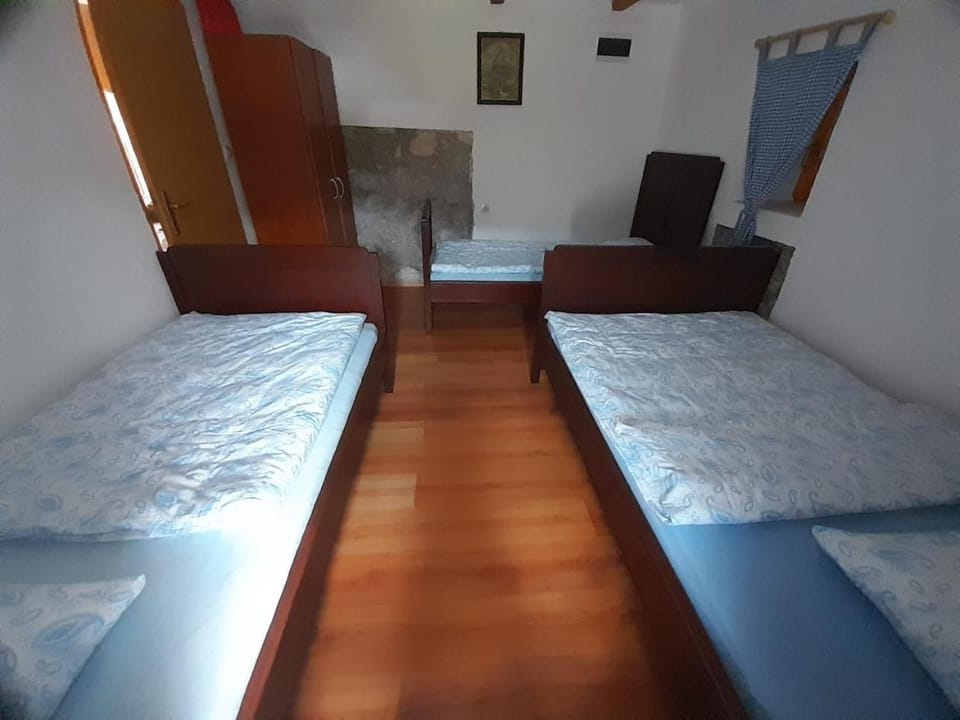 Baške Oštarije - kuća za odmor Apartment in Lika-Senj County