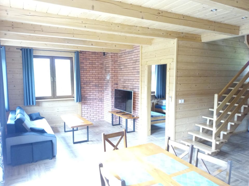 Słoneczna Chata Pod Śnieżnicą Kasina Wielka Chalet in Lesser Poland Voivodeship