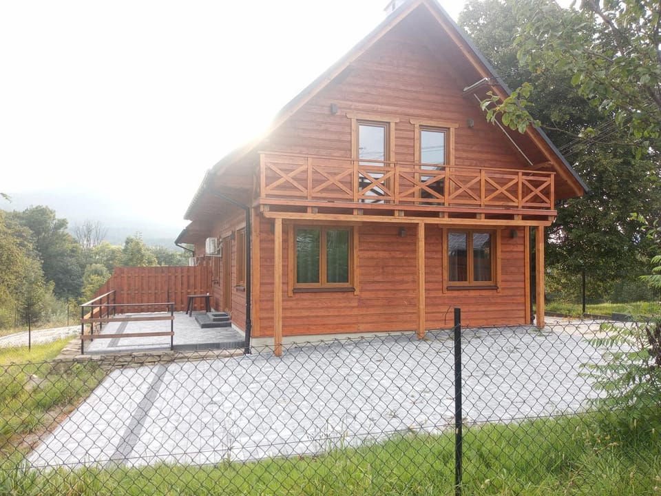 Słoneczna Chata Pod Śnieżnicą Kasina Wielka Chalet in Lesser Poland Voivodeship