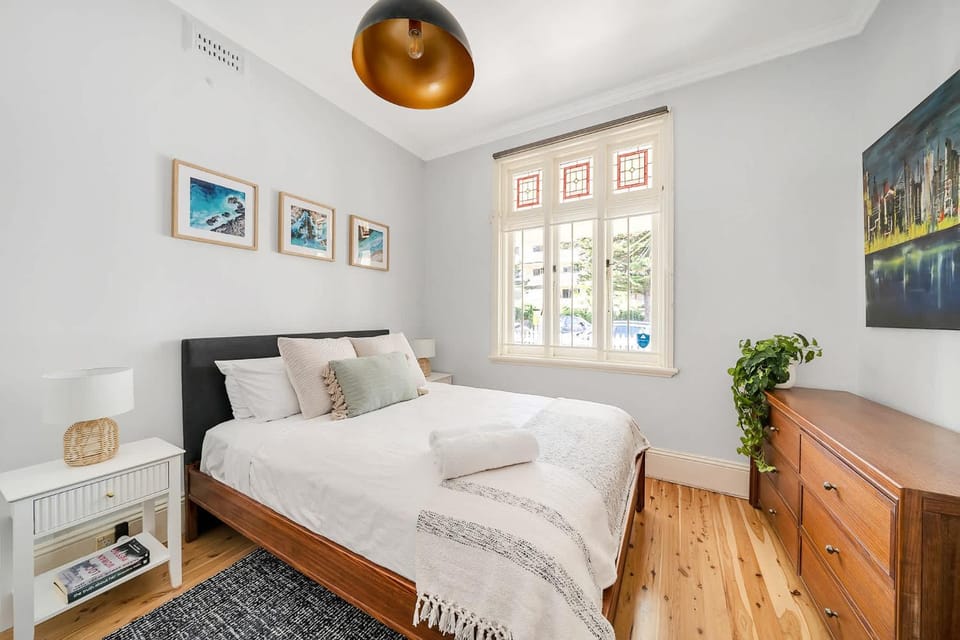 Bed, Photo of the whole room, heating, wardrobe