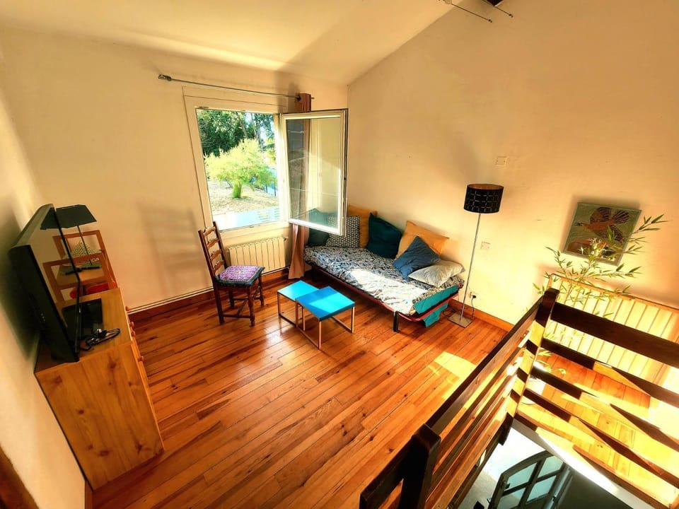 Day, Bird's eye view, TV and multimedia, View (from property/room), Living room, Seating area, Sunset, Quiet street view, heating, internet, internet