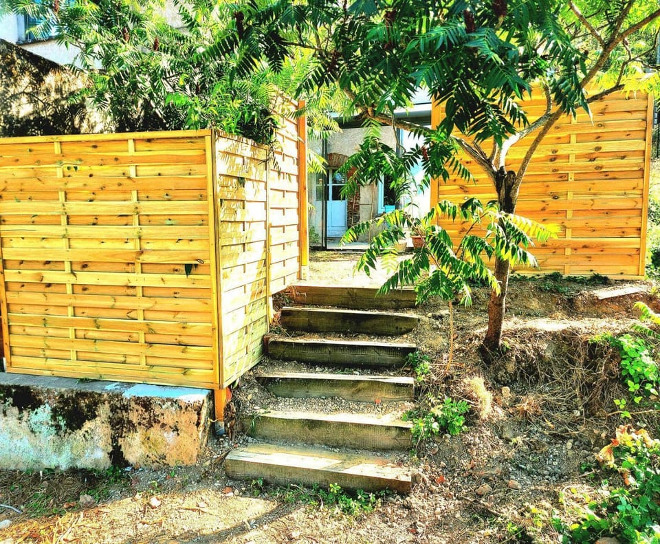Property building, Facade/entrance, Spring, Day, Natural landscape, Summer, Garden, View (from property/room), Seasons, Location