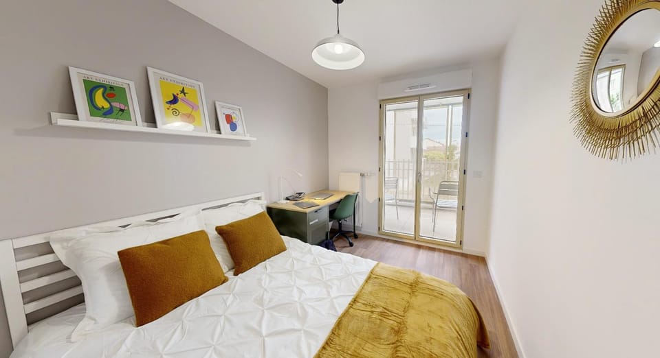 Bed, Photo of the whole room, Bedroom