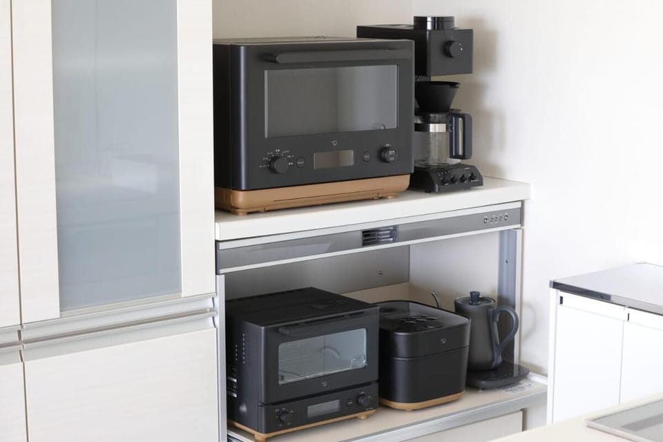 Coffee/tea facilities, toaster