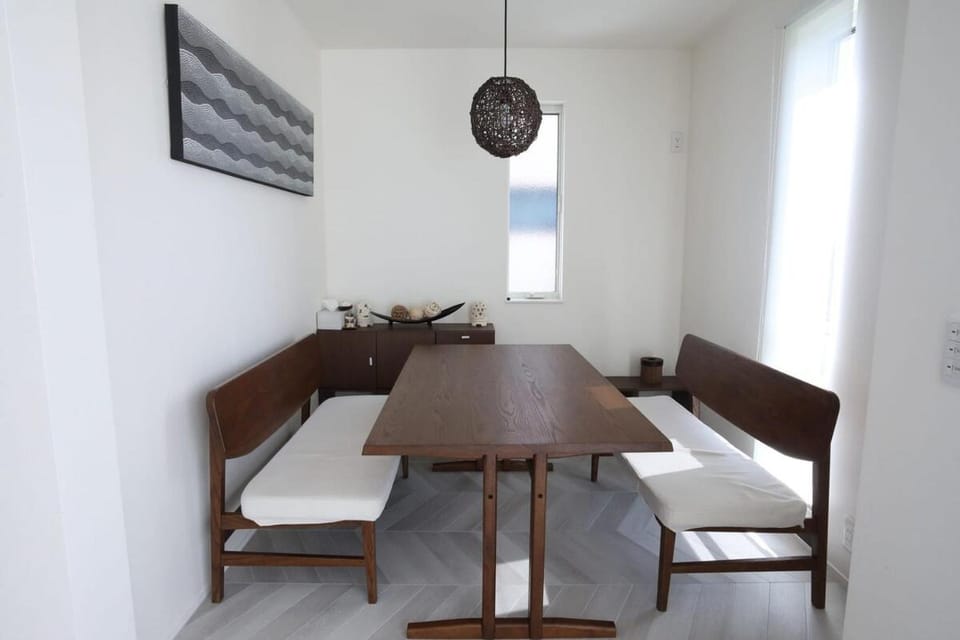 Seating area, Dining area