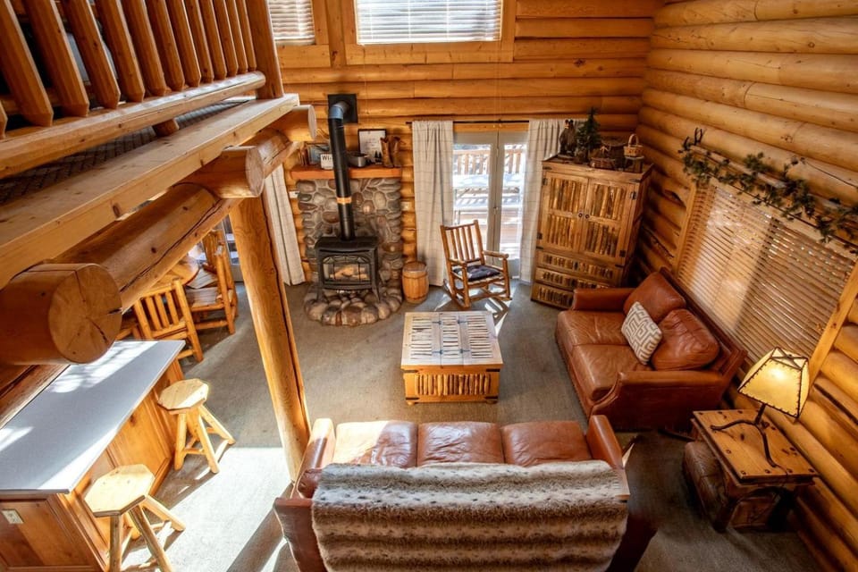 Spacious Mountain Retreat with Hot Tub & Game Room Near National Forest – Close to Outdoor Adventures in Idaho House in Island Park
