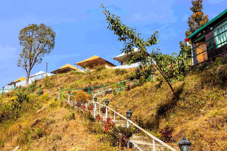 Property building, Facade/entrance, Bird's eye view, View (from property/room), Mountain view, Mountain view