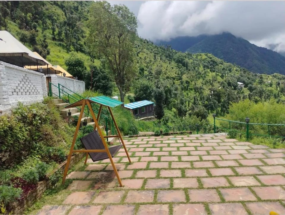 Property building, Patio, Day, Natural landscape, Bird's eye view, Garden, View (from property/room), Seating area, Garden view, Mountain view