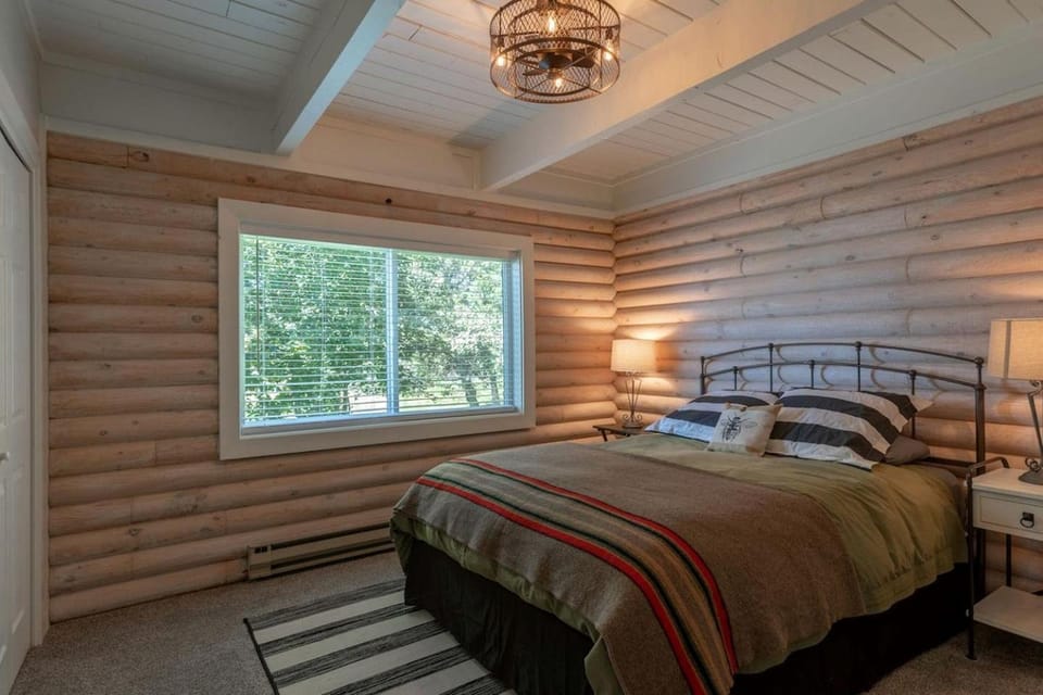 Spacious Mountain-View Retreat with Deck Slide & Jacuzzi near Outdoor Trails in Lincoln, Wyoming House in Star Valley Ranch