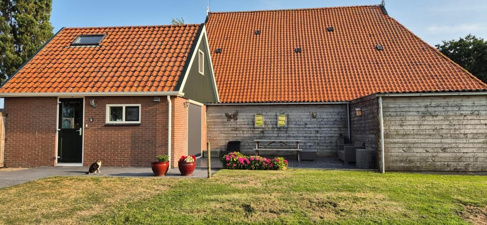 Property building, Day, Garden, Garden, Balcony/Terrace, Garden view