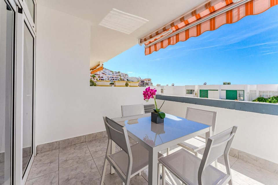 Day, Natural landscape, View (from property/room), Balcony/Terrace, Dining area