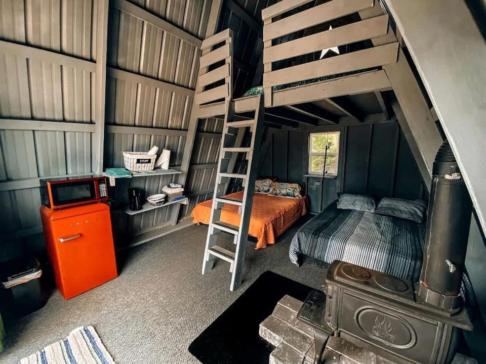 Secluded A-Frame Glamping on 46-Acre Farm Near Nashville – Queen Beds, Fire Pit, Breakfast Included Chalet in Old Hickory Lake