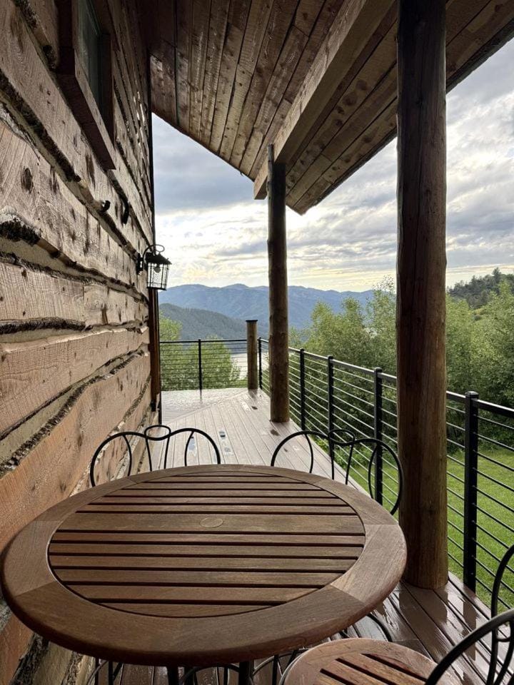 Mountain Cabin with Lake Views and Hot Tub Near Palisades Reservoir, Idaho Cabin in Idaho