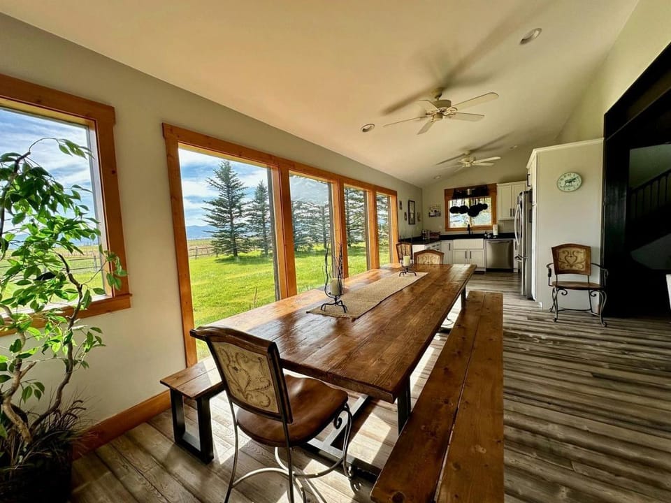 Beautiful Unit in a Scenic Farmhouse Retreat with Panoramic Views near Skiing & Trails in Tetonia, Idaho House in Idaho