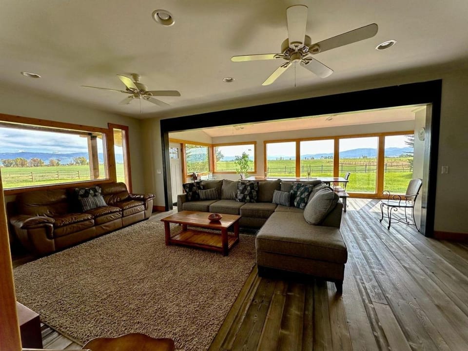 Beautiful Unit in a Scenic Farmhouse Retreat with Panoramic Views near Skiing & Trails in Tetonia, Idaho House in Idaho