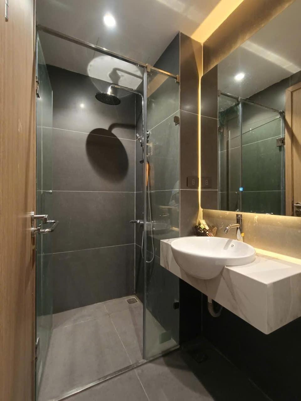Ami Studio Đội Cấn Hotel in Hanoi