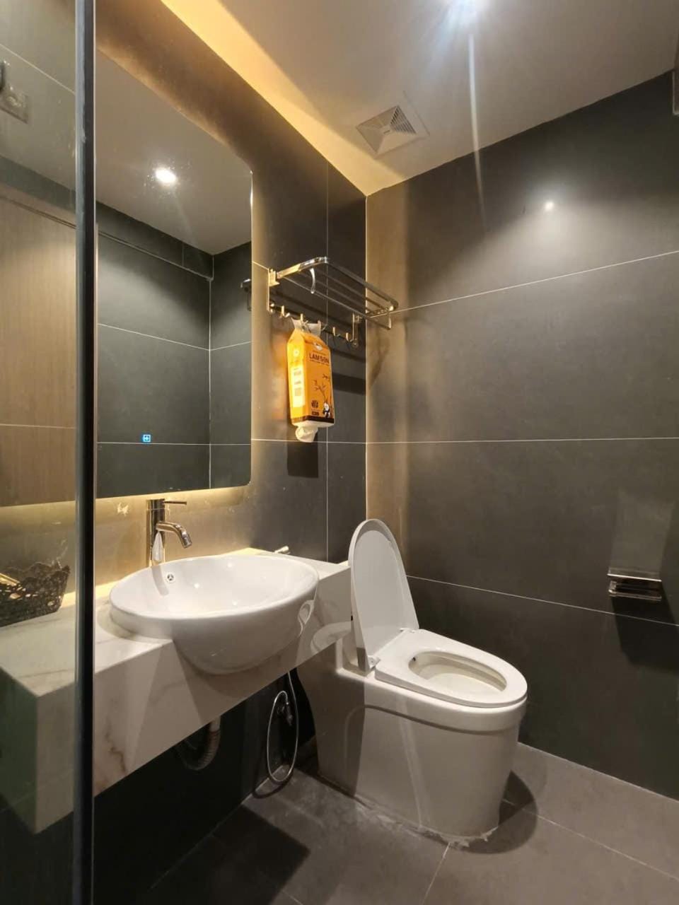 Ami Studio Đội Cấn Hotel in Hanoi