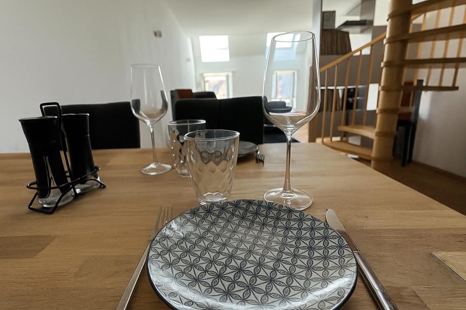 Dining area, kitchen