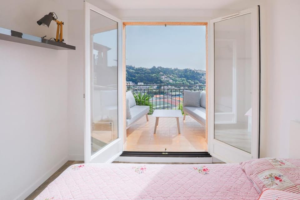 Bed, Day, View (from property/room), Balcony/Terrace, Photo of the whole room, Bedroom, Mountain view, Sea view