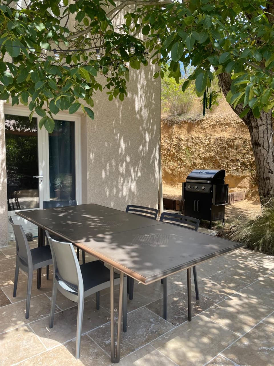 Patio, BBQ facilities