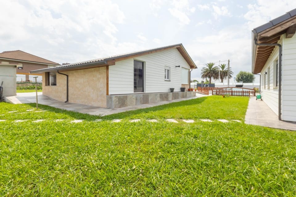 Villa Soto de la Marina I Playas I Jardines House in Cantabria