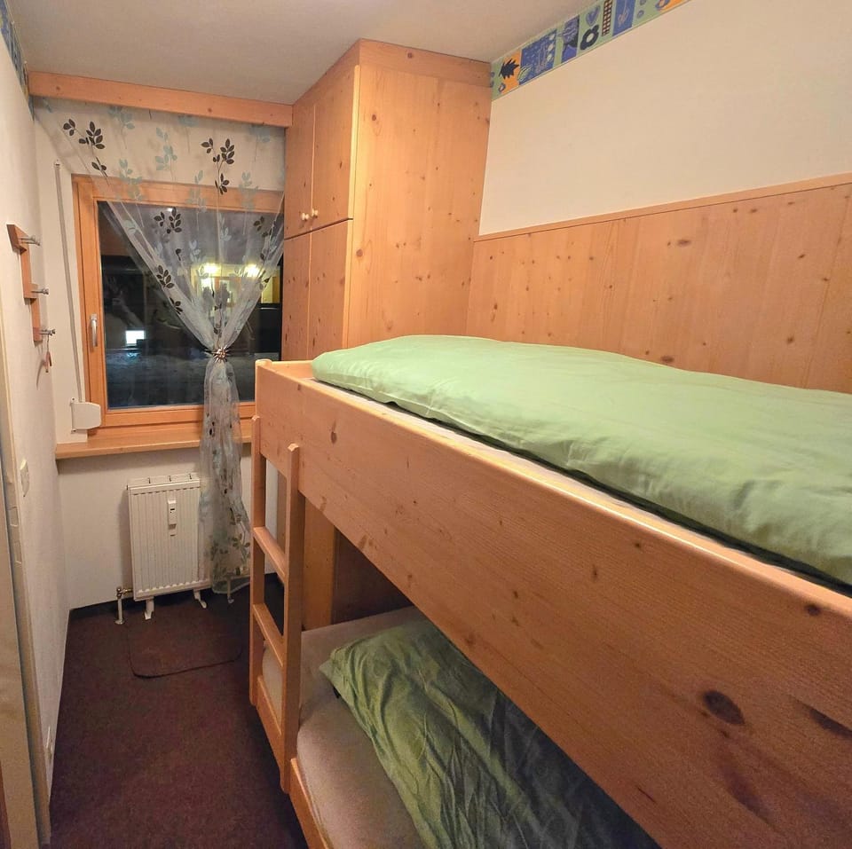 bunk bed