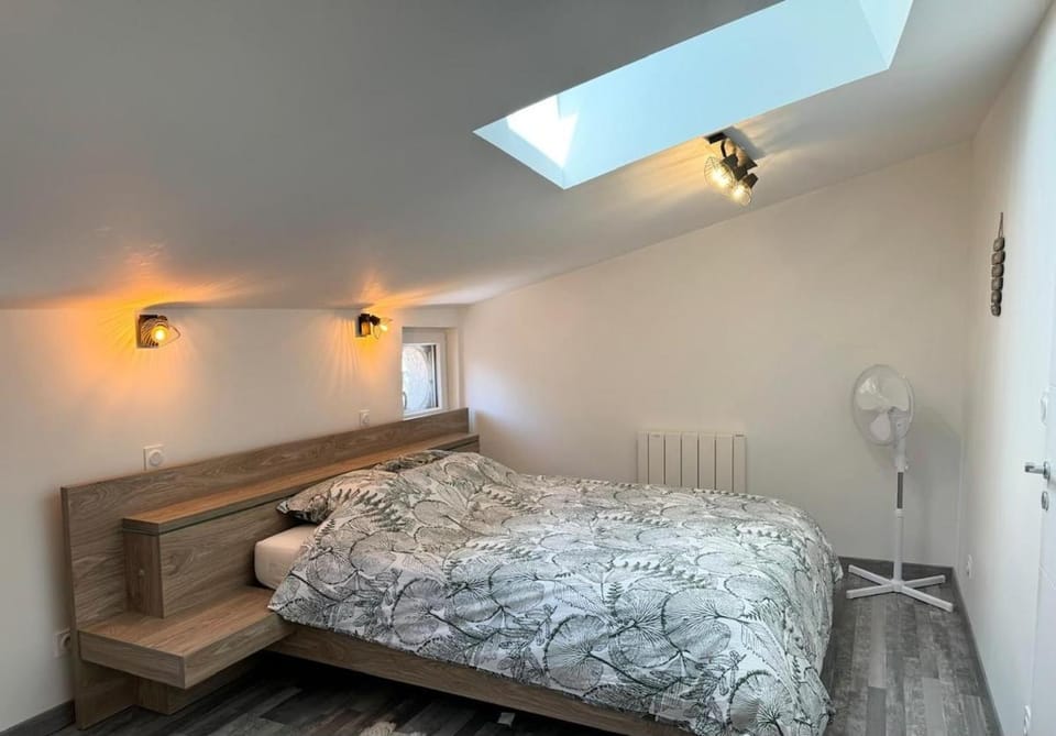 Bed, Bedroom