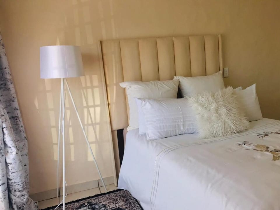 Blanc and Bold Apartment in Gauteng