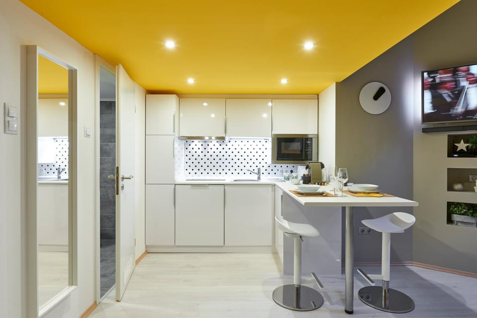 TV and multimedia, Kitchen or kitchenette, Dining area