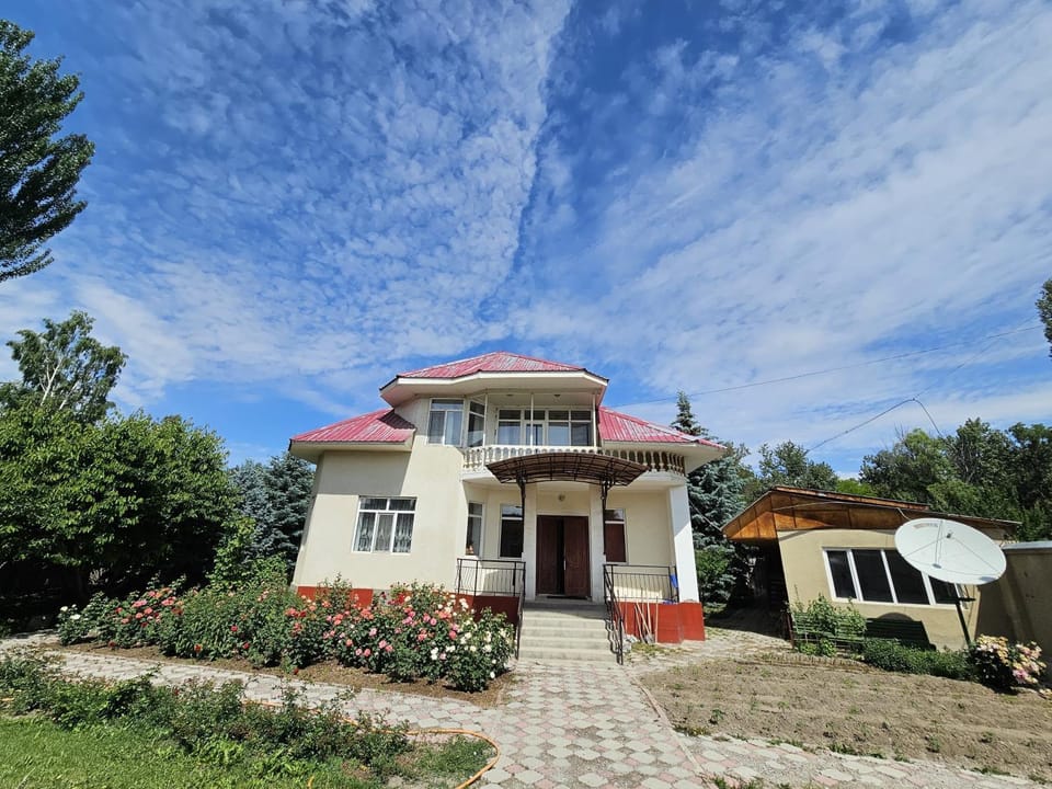 Property building, Garden, Garden view