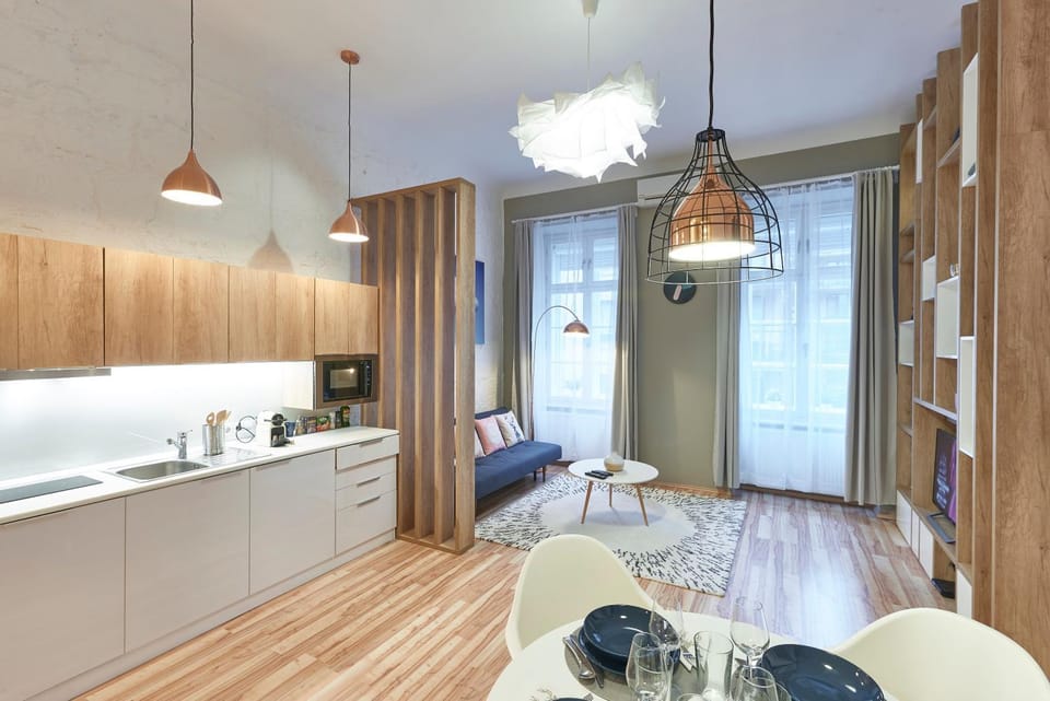 Kitchen or kitchenette, Living room, Seating area, Dining area